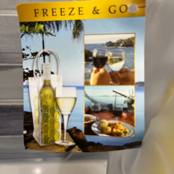 Freeze Beverage Tote / Ice Bucket To-Go / Wine Chill Bag / Clear/Blue - NWT - Picture 3 of 8